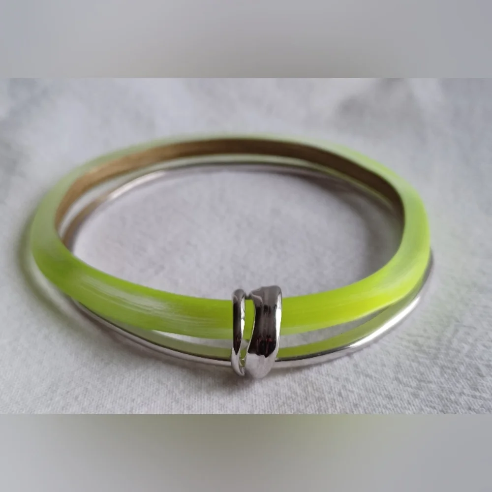 Alexis Bittar Silver and Acid Green Lucite Double Bangle - Picture 1 of 3
